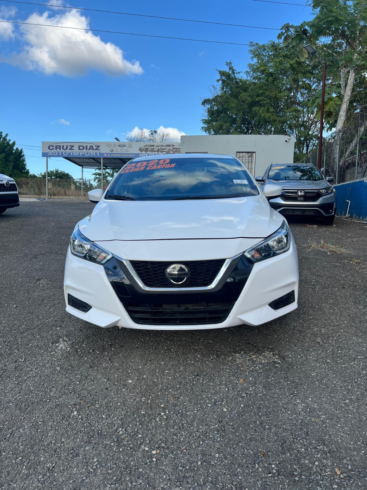 Nissan Versa S 2020 – ¡Confort, seguridad y economía en un solo sedán!
