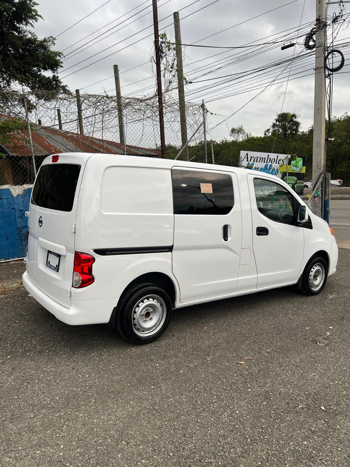 🚐 Nissan NV200 S 2020 – ¡Espacio, versatilidad y economía para tu negocio!