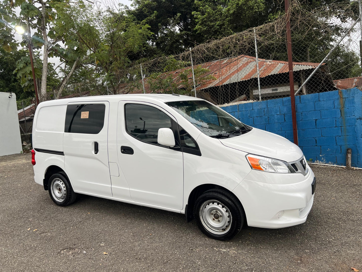 🚐 Nissan NV200 S 2020 – ¡Espacio, versatilidad y economía para tu negocio!