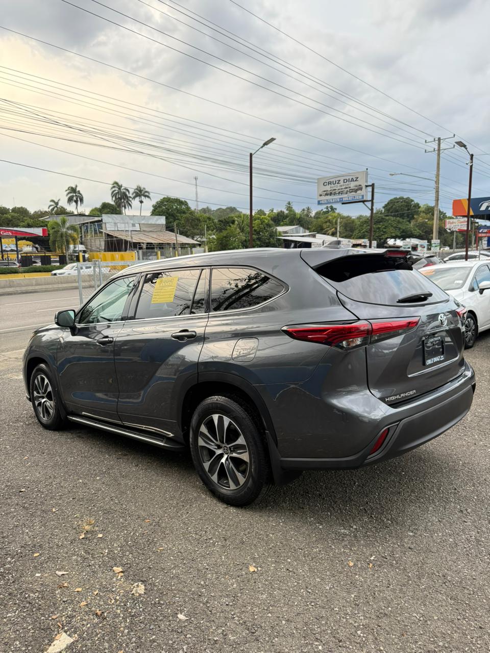 Toyota Highlander XLE AWD 2020 – ¡Potencia, lujo y tecnología en un solo SUV!