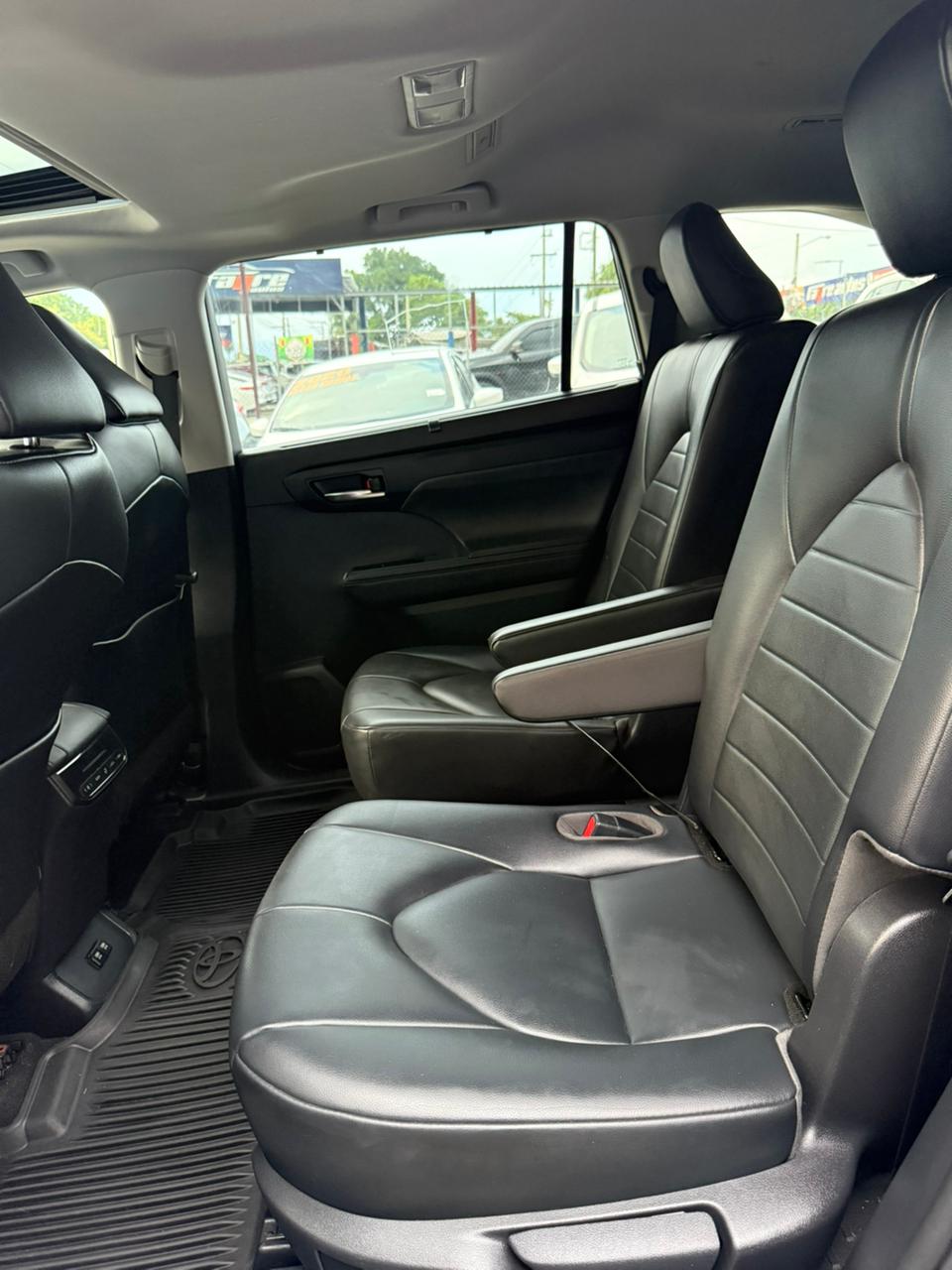 Toyota Highlander XLE AWD 2020 – ¡Potencia, lujo y tecnología en un solo SUV!